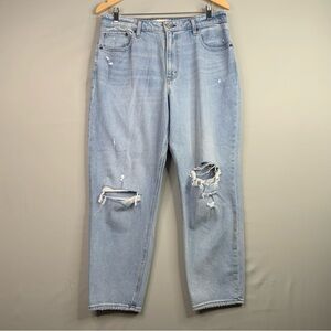 Abercrombie & Finch The Mom Distressed Curvy Love High Rise. Size 31/12R. Light.
